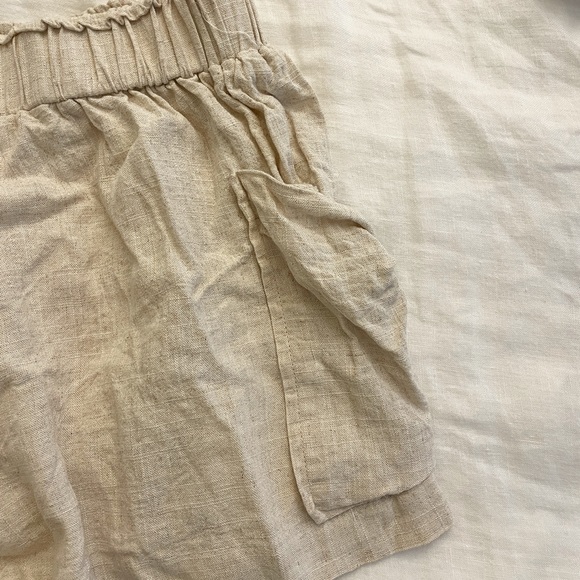 Storets Linen Shorts - Picture 3 of 3